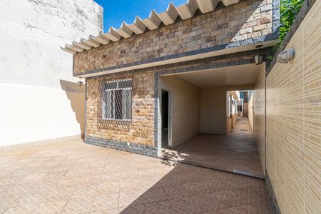 Casa à venda com 252m², 5 quartos e 3 vagas Casa à venda com 252m², 5 quartos e 3 vagasÁrea comum - Varanda e Garagem