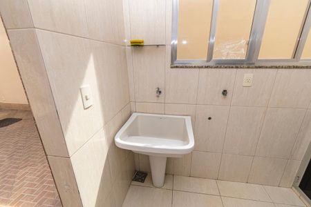 Casa à venda com 252m², 5 quartos e 3 vagas Casa à venda com 252m², 5 quartos e 3 vagasCasa 1 - Área de serviço