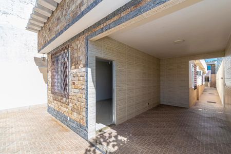 Casa à venda com 252m², 5 quartos e 3 vagas Casa à venda com 252m², 5 quartos e 3 vagasÁrea comum - Varanda e Garagem