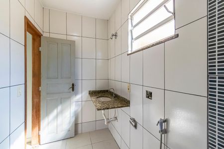 Casa à venda com 252m², 5 quartos e 3 vagas Casa à venda com 252m², 5 quartos e 3 vagasCasa 2 - Banheiro