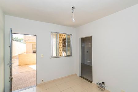 Casa à venda com 252m², 5 quartos e 3 vagas Casa à venda com 252m², 5 quartos e 3 vagasCasa 2 - Sala