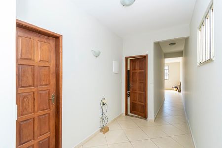 Casa à venda com 252m², 5 quartos e 3 vagas Casa à venda com 252m², 5 quartos e 3 vagasCasa 1 - Hall dos quartos