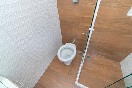 Casa à venda com 252m², 5 quartos e 3 vagas Casa à venda com 252m², 5 quartos e 3 vagasCasa 3 - Banheiro