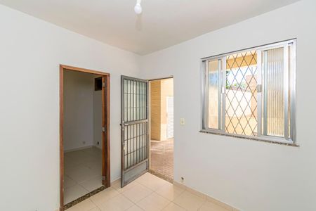 Casa à venda com 252m², 5 quartos e 3 vagas Casa à venda com 252m², 5 quartos e 3 vagasCasa 2 - Sala