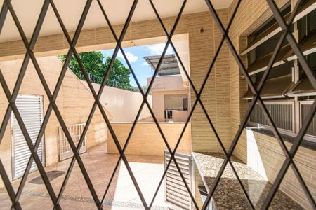 Casa à venda com 252m², 5 quartos e 3 vagas Casa à venda com 252m², 5 quartos e 3 vagasCasa 2 - Vista da Sala