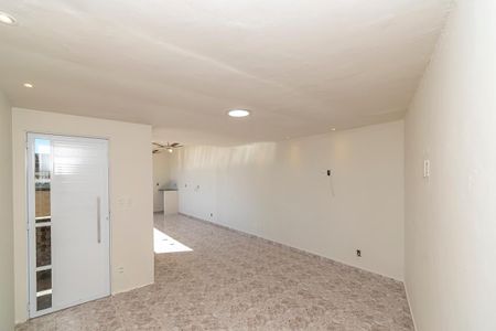 Casa à venda com 252m², 5 quartos e 3 vagas Casa à venda com 252m², 5 quartos e 3 vagasCasa 3 - Sala