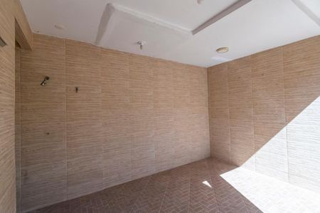 Casa à venda com 252m², 5 quartos e 3 vagas Casa à venda com 252m², 5 quartos e 3 vagasÁrea comum - Quintal