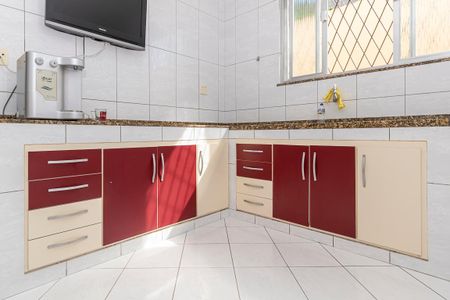 Casa à venda com 252m², 5 quartos e 3 vagas Casa à venda com 252m², 5 quartos e 3 vagasCasa 1 - Cozinha