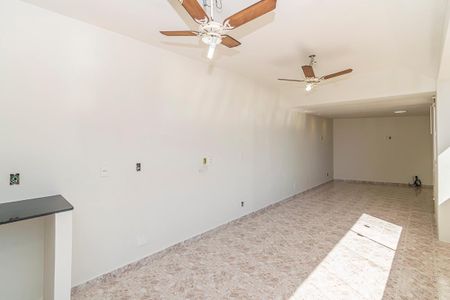Casa à venda com 252m², 5 quartos e 3 vagas Casa à venda com 252m², 5 quartos e 3 vagasCasa 3 - Copa
