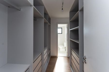 Apartamento à venda com 157m², 4 quartos e 2 vagas Apartamento à venda com 157m², 4 quartos e 2 vagasSuíte