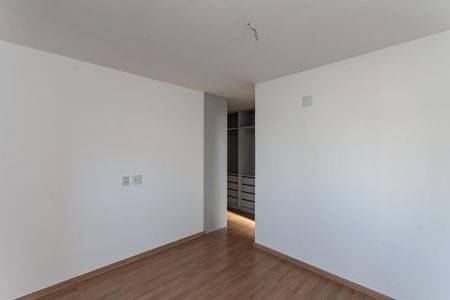 Apartamento à venda com 157m², 4 quartos e 2 vagas Apartamento à venda com 157m², 4 quartos e 2 vagasSuíte