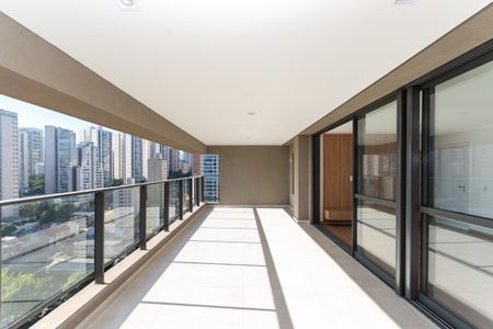 Apartamento à venda com 157m², 4 quartos e 2 vagas Apartamento à venda com 157m², 4 quartos e 2 vagasVaranda da Sala