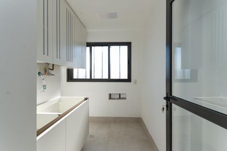 Apartamento à venda com 157m², 4 quartos e 2 vagas Apartamento à venda com 157m², 4 quartos e 2 vagasÁrea de Serviço