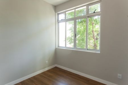 Apartamento à venda com 110m², 3 quartos e 2 vagas Apartamento à venda com 110m², 3 quartos e 2 vagassuite