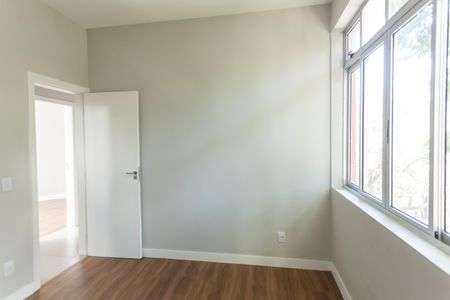 Apartamento à venda com 110m², 3 quartos e 2 vagas Apartamento à venda com 110m², 3 quartos e 2 vagassuite