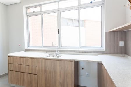 Apartamento à venda com 110m², 3 quartos e 2 vagas Apartamento à venda com 110m², 3 quartos e 2 vagasCozinha