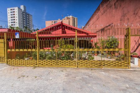 Casa à venda com 160m², 3 quartos e 2 vagasFachada + Placa