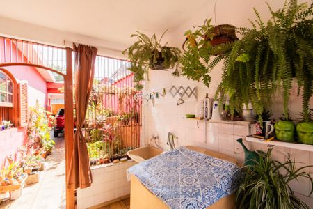 Casa à venda com 160m², 3 quartos e 2 vagasÁrea de Serviço