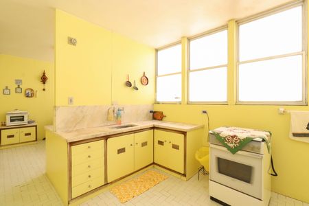 Apartamento para alugar com 310m², 4 quartos e 2 vagasCozinha