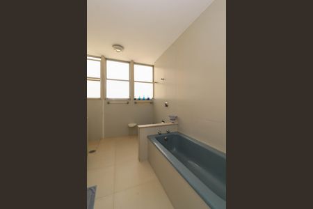 Apartamento para alugar com 310m², 4 quartos e 2 vagasBanheiro