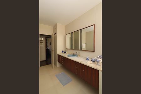 Apartamento para alugar com 310m², 4 quartos e 2 vagasBanheiro