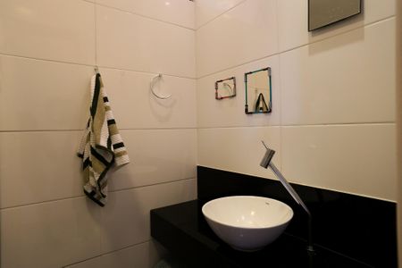 Apartamento à venda com 94m², 3 quartos e 1 vaga Apartamento à venda com 94m², 3 quartos e 1 vagaBanheiro