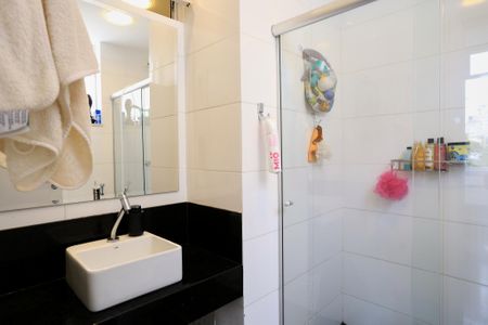 Apartamento à venda com 94m², 3 quartos e 1 vaga Apartamento à venda com 94m², 3 quartos e 1 vagaBanheiro da Suíte
