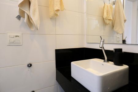 Apartamento à venda com 94m², 3 quartos e 1 vaga Apartamento à venda com 94m², 3 quartos e 1 vagaBanheiro da Suíte