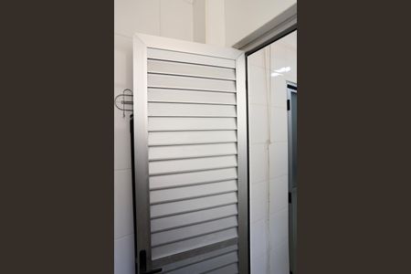 Apartamento à venda com 94m², 3 quartos e 1 vaga Apartamento à venda com 94m², 3 quartos e 1 vagaBanheiro de serviço