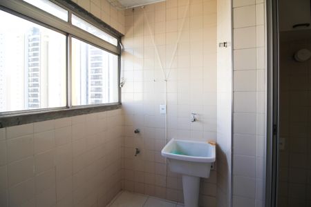 Apartamento à venda com 67m², 2 quartos e 1 vagaÁrea de Serviço