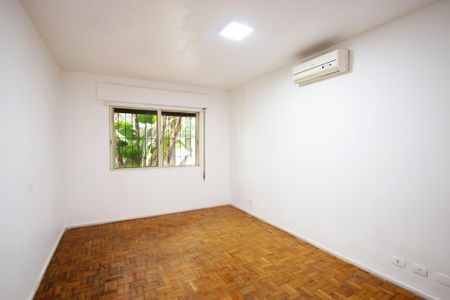 Casa à venda com 611m², 3 quartos e 5 vagasquarto 3