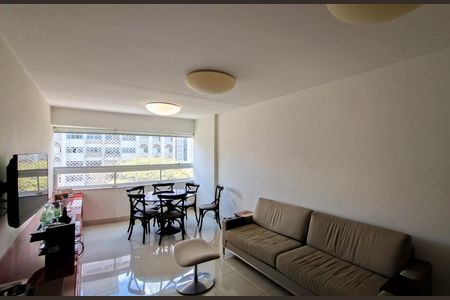 Apartamento à venda com 105m², 3 quartos e 2 vagasSala