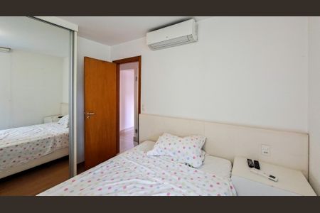 Apartamento à venda com 105m², 3 quartos e 2 vagasQuarto