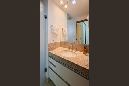 Apartamento à venda com 105m², 3 quartos e 2 vagasBanheiro da Suíte