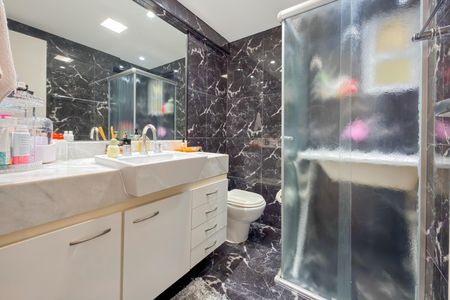 Apartamento à venda com 85m², 3 quartos e 2 vagas Apartamento à venda com 85m², 3 quartos e 2 vagasBanheiro Social