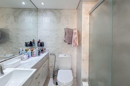 Apartamento à venda com 85m², 3 quartos e 2 vagas Apartamento à venda com 85m², 3 quartos e 2 vagasBanheiro da Suíte