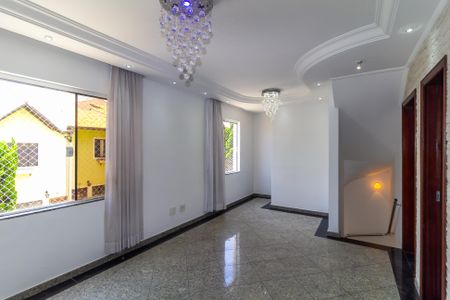 Casa de condomínio para alugar com 120m², 3 quartos e 2 vagas Casa de condomínio para alugar com 120m², 3 quartos e 2 vagasSala