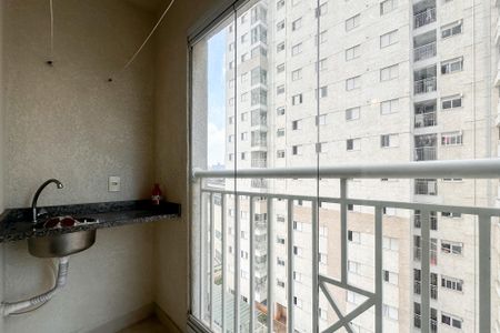 Apartamento à venda com 58m², 3 quartos e 1 vaga Apartamento à venda com 58m², 3 quartos e 1 vagaVaranda