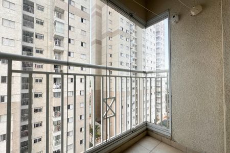 Apartamento à venda com 58m², 3 quartos e 1 vaga Apartamento à venda com 58m², 3 quartos e 1 vagaVaranda