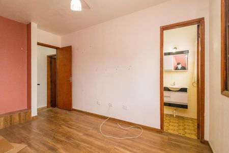 Casa de condomínio à venda com 166m², 5 quartos e 2 vagasSuíte