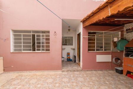 Casa de condomínio à venda com 166m², 5 quartos e 2 vagasQuintal