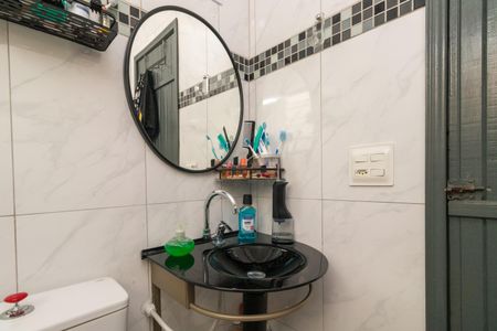 Casa de condomínio à venda com 166m², 5 quartos e 2 vagasBanheiro 1