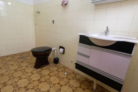 Casa de condomínio à venda com 166m², 5 quartos e 2 vagasBanheiro da Suíte