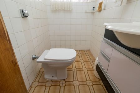 Casa de condomínio à venda com 166m², 5 quartos e 2 vagasBanheiro 2