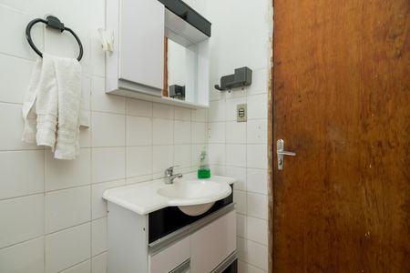 Casa de condomínio à venda com 166m², 5 quartos e 2 vagasBanheiro 2