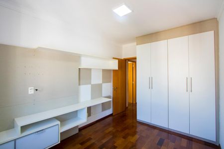 Apartamento à venda com 150m², 4 quartos e 2 vagasQuarto 4