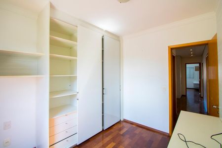 Apartamento à venda com 150m², 4 quartos e 2 vagasQuarto 3