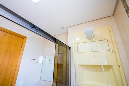 Apartamento à venda com 150m², 4 quartos e 2 vagasBanheiro do quarto 2