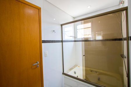 Apartamento à venda com 150m², 4 quartos e 2 vagasBanheiro do quarto 1