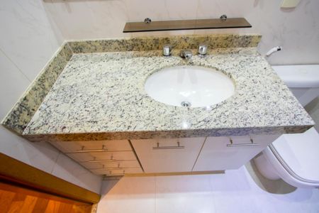 Apartamento à venda com 150m², 4 quartos e 2 vagasBanheiro social